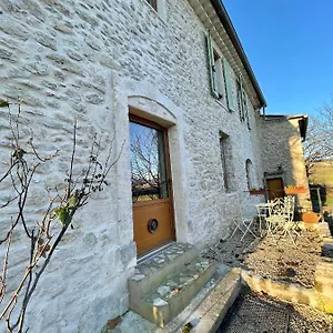 https://le-petit-chalus-grand-gite.fr-provencehotel.com